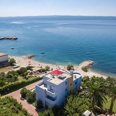 Palmina ヴィラ ポドストラナ